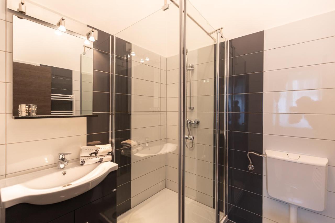Wiky'S Apartman With 3Bathrooms Будапеща Екстериор снимка