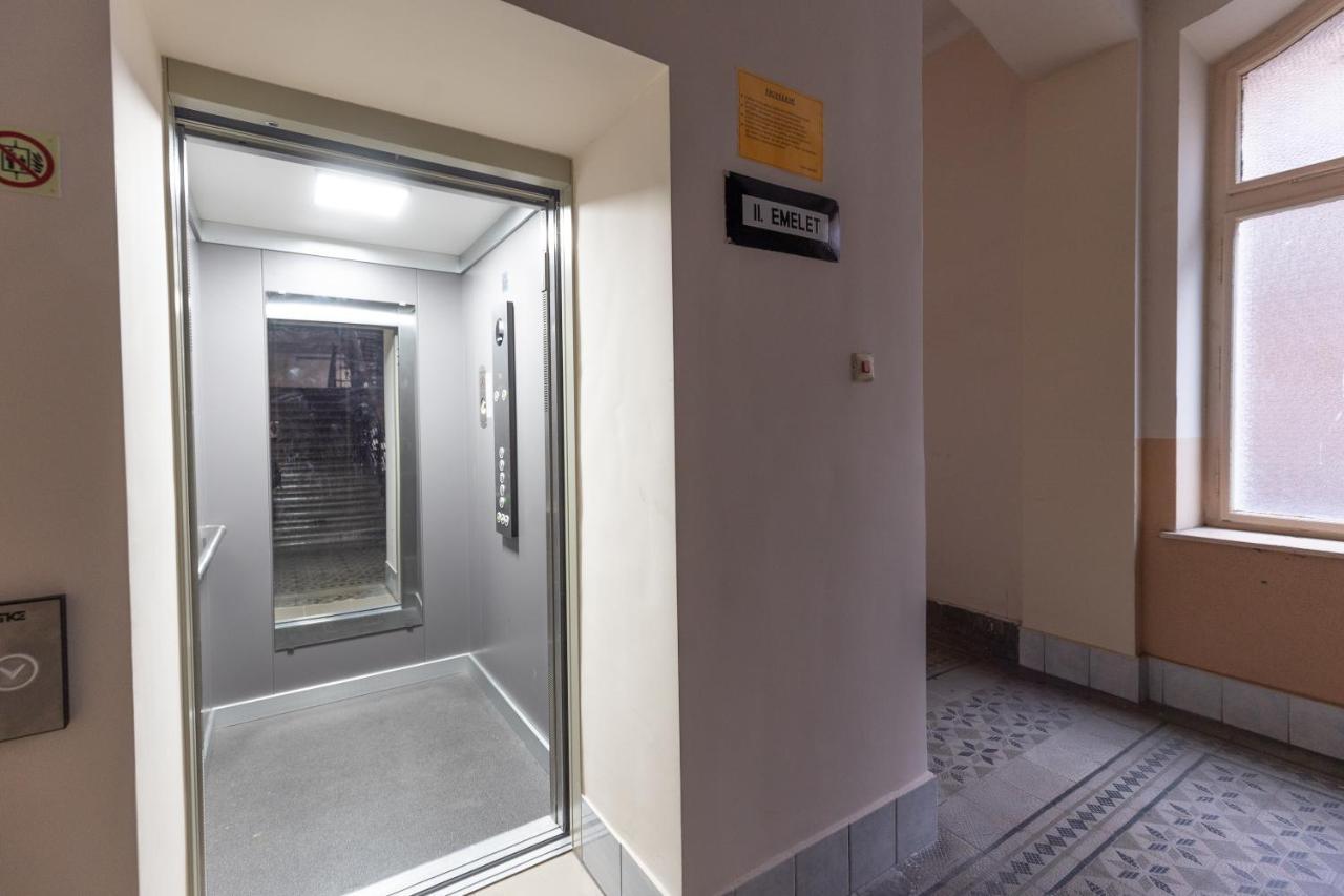 Wiky'S Apartman With 3Bathrooms Будапеща Екстериор снимка