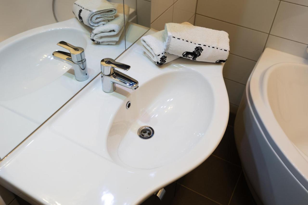 Wiky'S Apartman With 3Bathrooms Будапеща Екстериор снимка