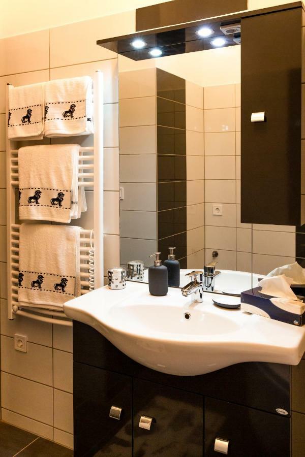 Wiky'S Apartman With 3Bathrooms Будапеща Екстериор снимка